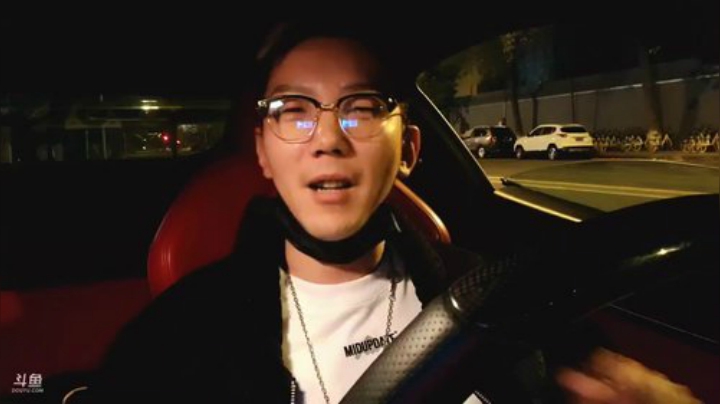 我在斗鱼看JSA丶北京小王哥直播户外