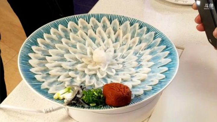我在斗鱼看威海大叔直播美食