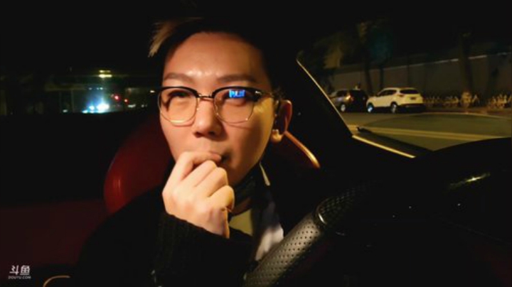 我在斗鱼看JSA丶北京小王哥直播户外