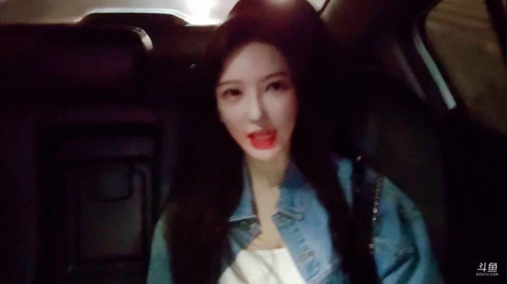 【2020-11-13 19点场】南妹儿呀：170的模特mm哦