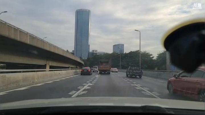我在斗鱼看黑人毅直播户外