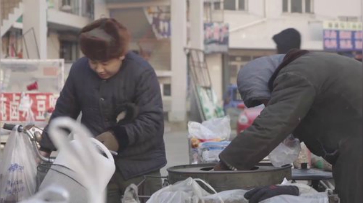 我在斗鱼看YESHI小哥直播美食