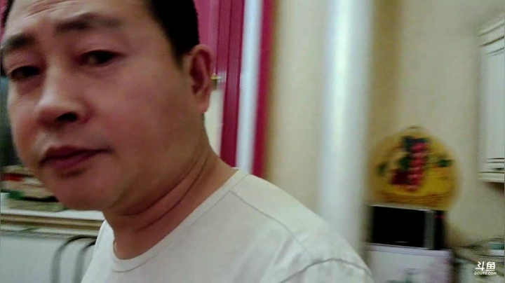 【2020-11-14 03点场】俄罗斯异国风情：这个小姐姐好漂亮。