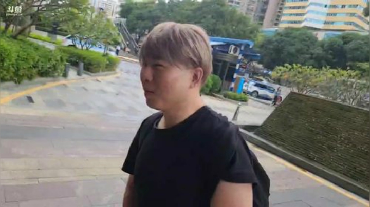 我在斗鱼看黑人毅直播户外