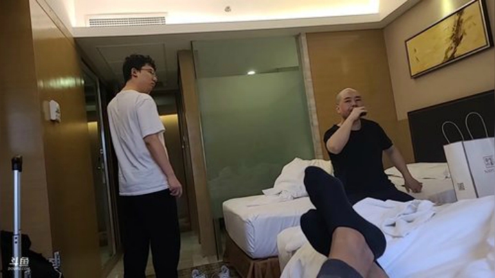 我在斗鱼看黑人毅直播户外