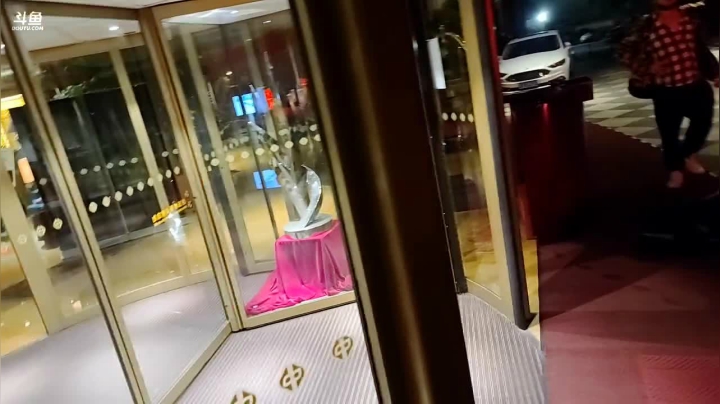 【2020-11-17 00点场】黑人毅：三傻美食行昆明站，夜宵恰恰