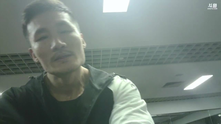 【2020-11-17 02点场】黑人毅：三傻美食行昆明站，夜宵恰恰