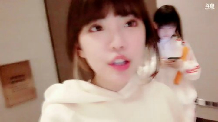 【英雄联盟】不2不叫周淑怡的精彩时刻 20201118 20点场