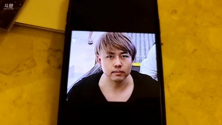 我在斗鱼看黑人毅直播户外