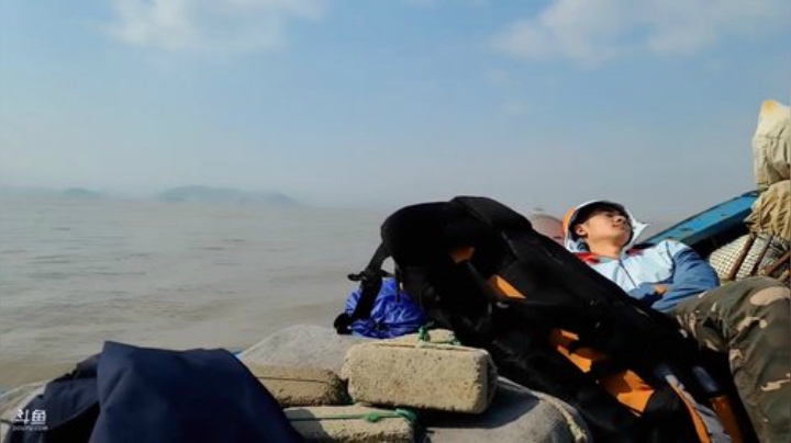 我在斗鱼看川味箩卜直播户外