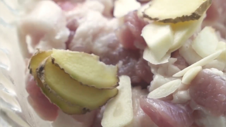 我在斗鱼看YESHI小哥直播美食