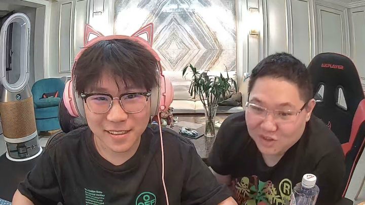 PDD：这位兄弟纽约一霸！少爷：旁边胖子没机子上网