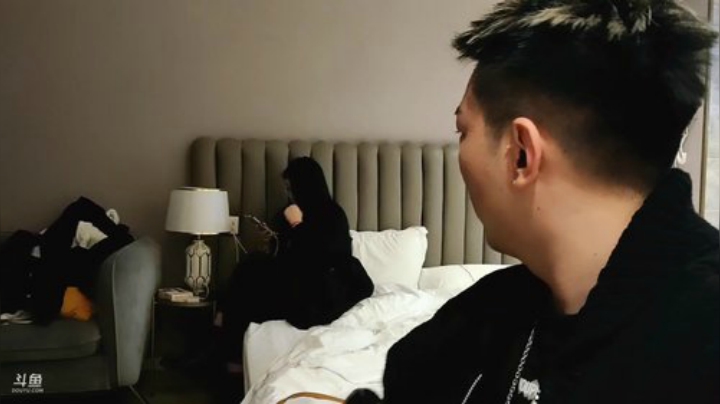 我在斗鱼看JSA丶北京小王哥直播户外