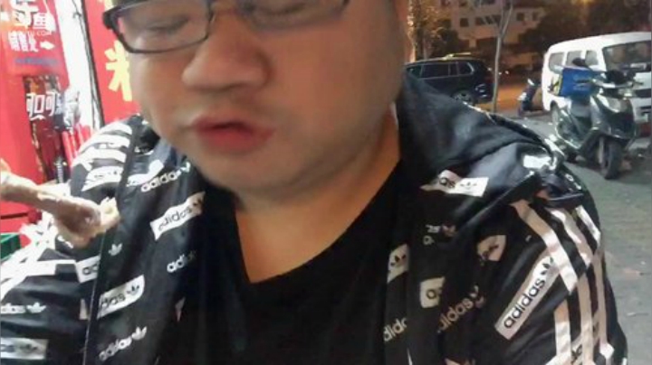 我在斗鱼看做个疯子直播户外