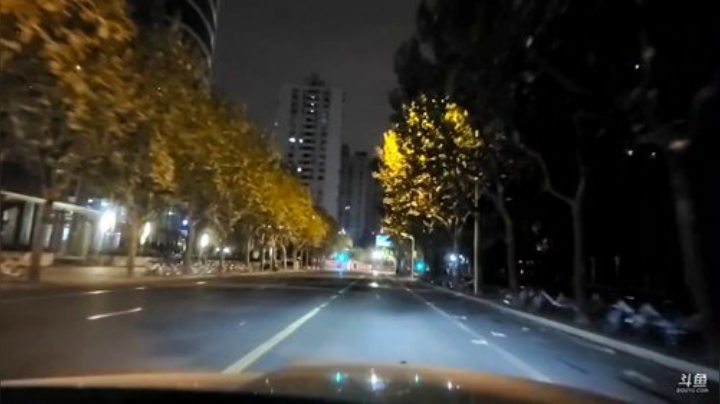 我在斗鱼看黑人毅直播户外