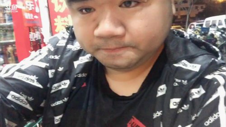 我在斗鱼看做个疯子直播户外