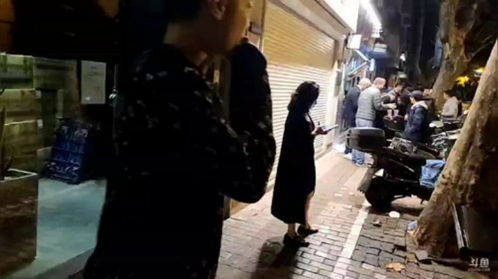 我在斗鱼看黑人毅直播户外
