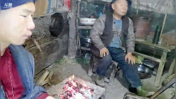 我在斗鱼看许文强户外直播户外