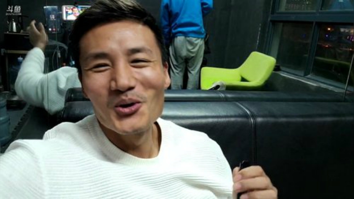 我在斗鱼看黑人毅直播户外