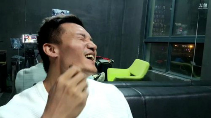 我在斗鱼看黑人毅直播户外