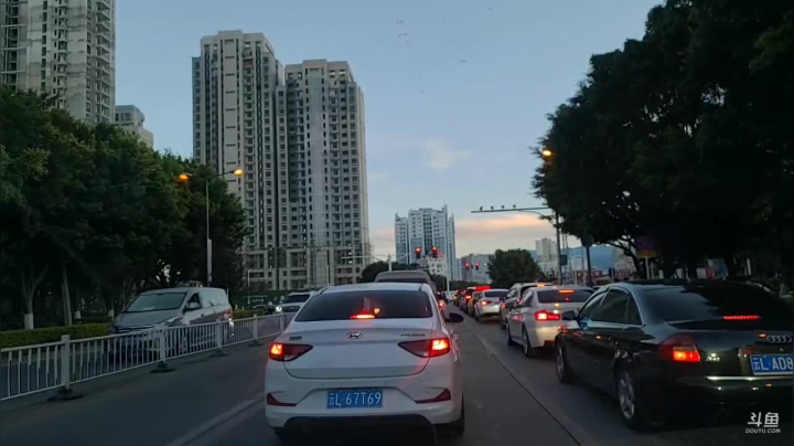 【2020-11-25 17点场】叶子户外：和户外新主播嗯徒第5天