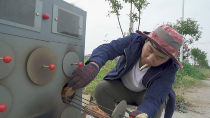 我在斗鱼看YESHI小哥直播美食