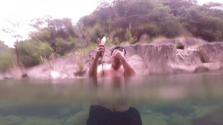 我在斗鱼看YESHI小哥直播美食