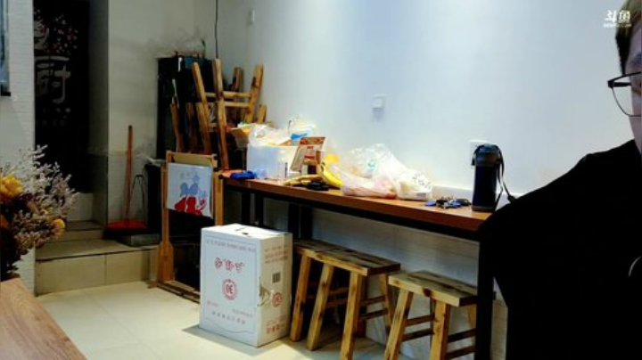 我在斗鱼看小鱼小鱼吃虾米直播户外