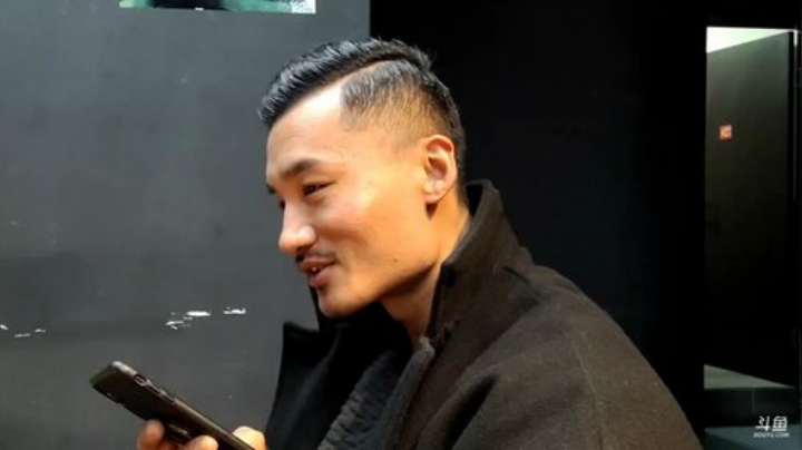 我在斗鱼看黑人毅直播户外