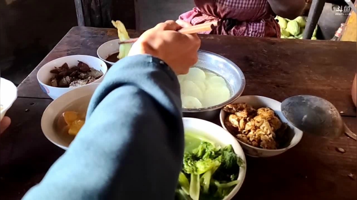 【2020-12-01 10点场】叶子户外：《纪实直播》去腾冲，瓦房乡