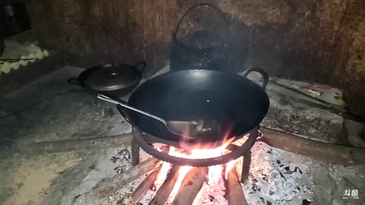 【2020-12-02 18点场】叶子户外：《纪实直播》去腾冲，瓦房乡