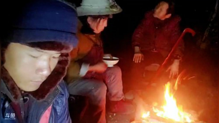 我在斗鱼看许文强户外直播户外