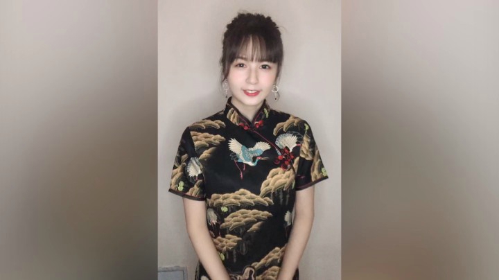 传情小小在这里预祝穿越火线CFS2020总决赛中国队夺冠 中国队夺冠，我将在直播间连跳十段舞蹈！