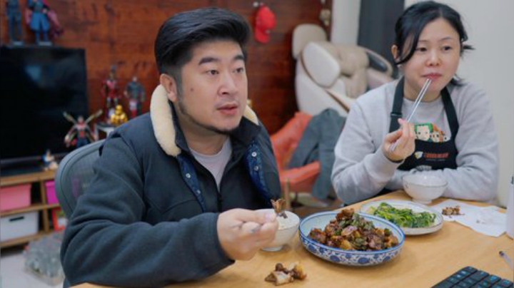 【美食】雪纳瑞三口之家的精彩时刻 20201204 18点场