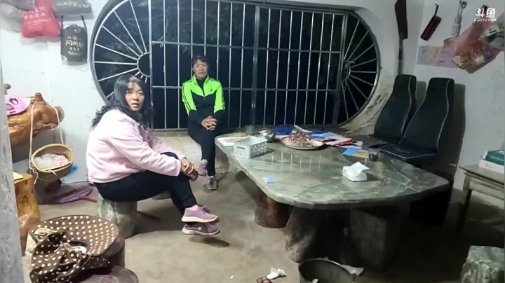 【2020-12-04 19点场】叶子户外：《纪实直播》腾冲