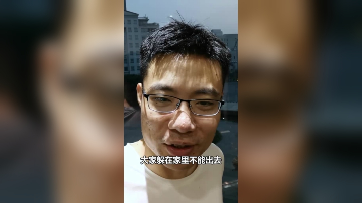 今天的雨很大、风也很大。