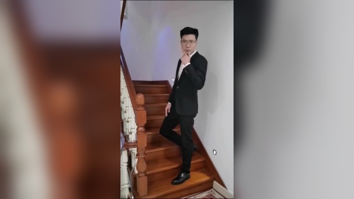 你们觉得现在的我帅，还是年轻时的我比较近帅？