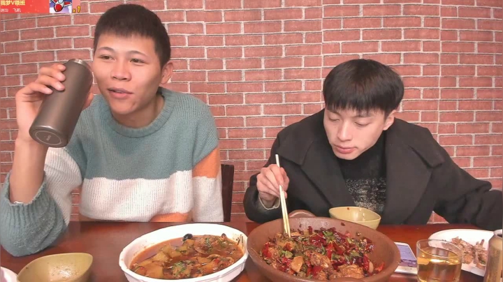 【2020-12-05 21点场】美食老王：干锅中翅，红烧肥肠