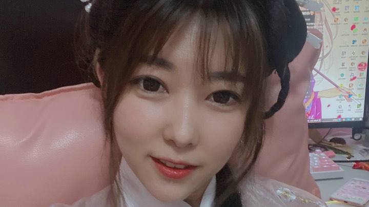 整了套全猛男配色的界面
