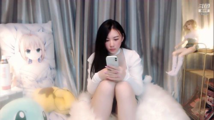 我在斗鱼看XX是个坏女人直播户外