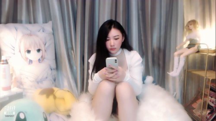 我在斗鱼看XX是个坏女人直播户外