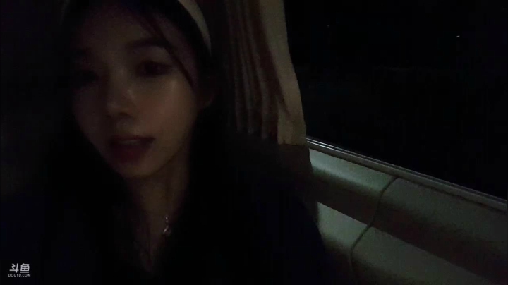 【2020-12-10 18点场】丽亚celiahunne：小姨子：在深圳啦