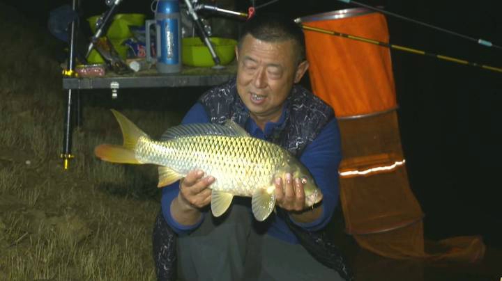 《游钓中国6》第12集 万峰湖岸钓大罗非 每一竿都有不同的惊喜