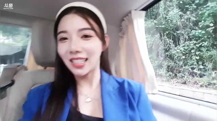 【2020-12-10 15点场】丽亚celiahunne：小姨子：在深圳啦