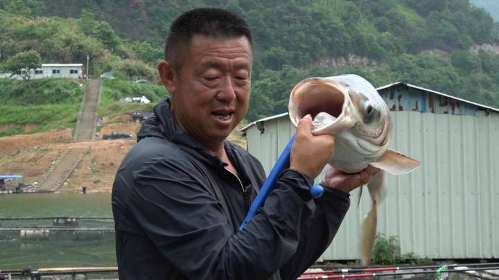 《游钓中国6》第25集 水库抛竿浮钓鲢鳙 阵雨难挡巨物连竿