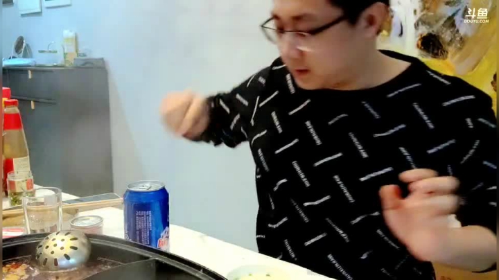 【2020-12-13 21点场】小鱼小鱼吃虾米：下午不播，晚上开播