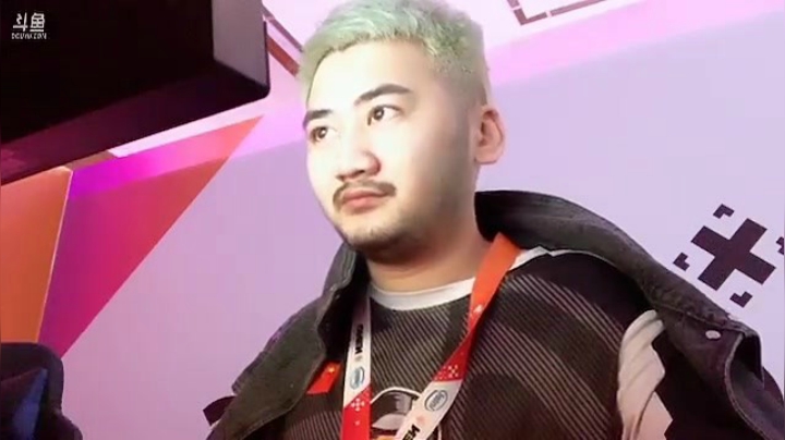 比赛热身偷偷的开播