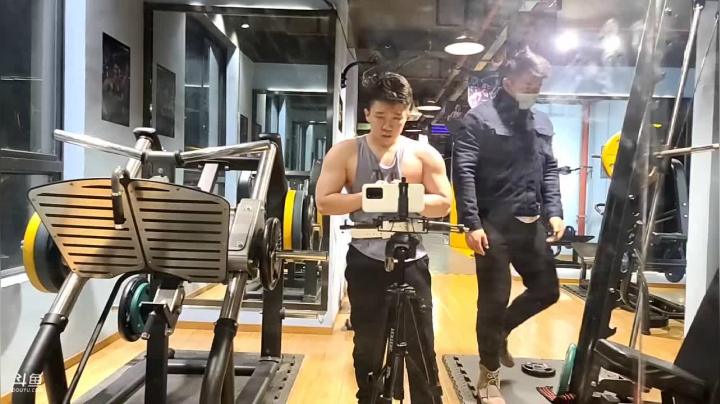 【2020-12-14 16点场】黑人毅：冷死，晚上喝点暖胃酒