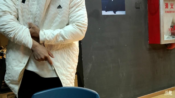 【2020-12-13 21点场】黑人毅：晚上带妹训练，我练个背