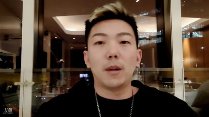 我在斗鱼看JSA丶北京小王哥直播户外